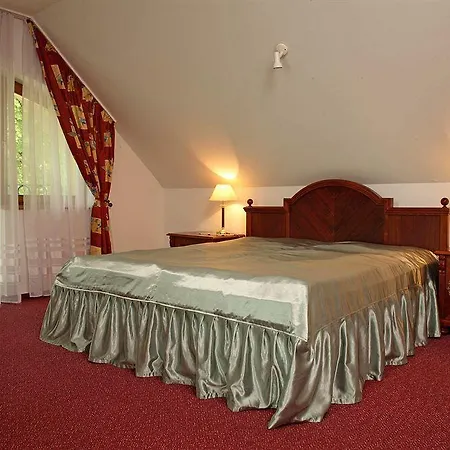 阿佛洛狄特酒店 4*