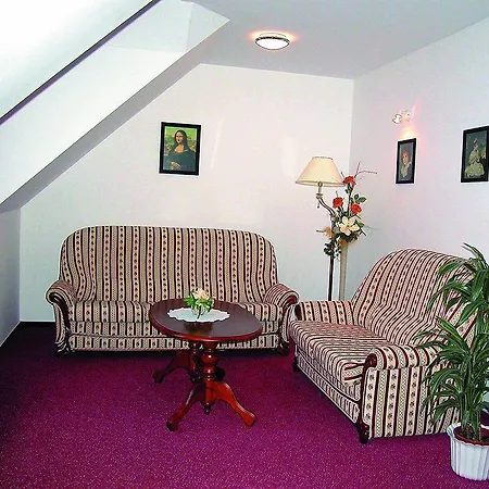 阿佛洛狄特酒店 4*